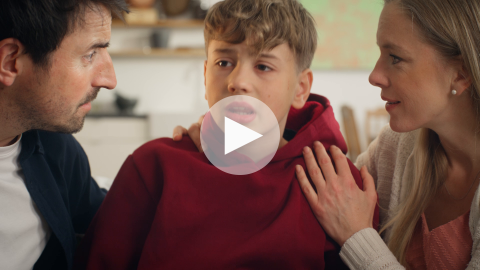 SCHAU HIN! Gefährliche Online Challenges. Zuhause sprechen, bevor es draußen zu spät ist.